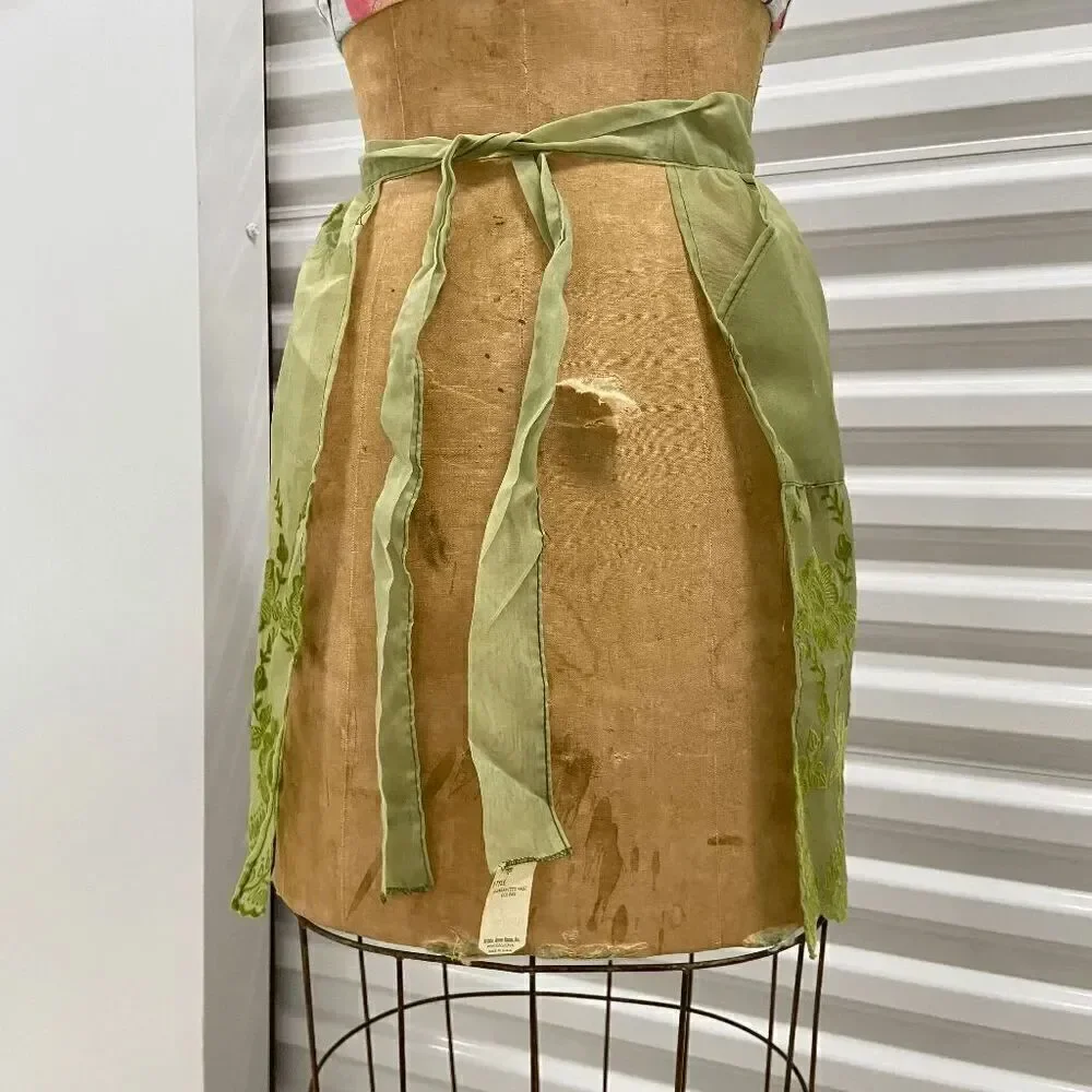 Artistic Apron House vintage 50s